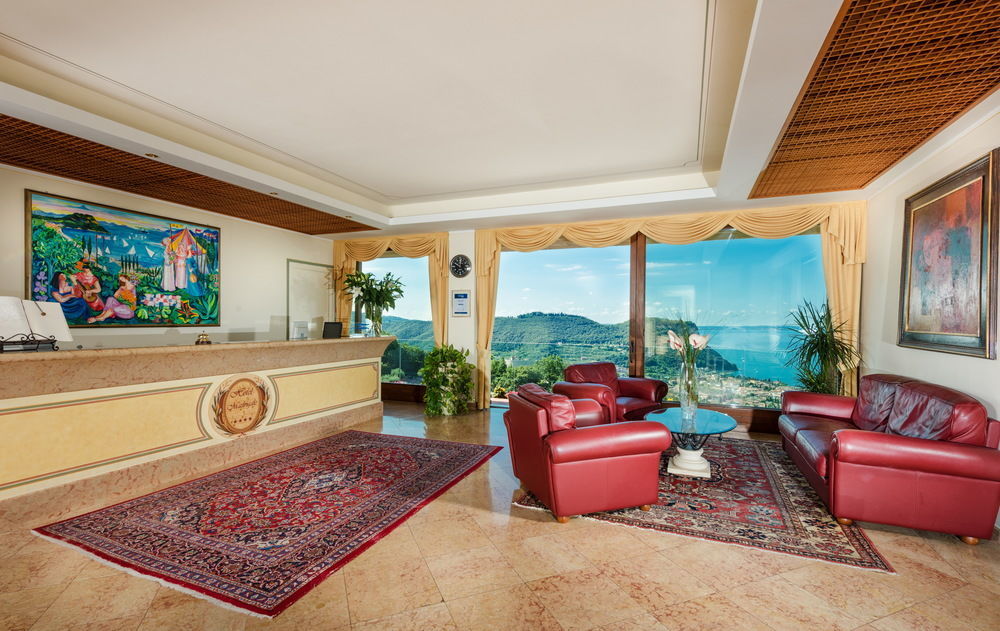 Residence Madrigale Marciaga Екстер'єр фото
